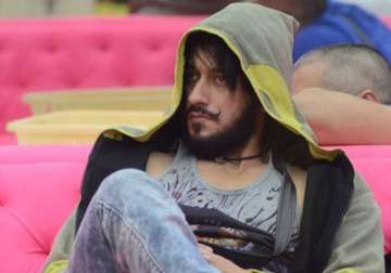 shocking after priya malik rishabh sinha peed in public on bigg boss 9