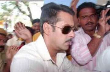 salman to throw a fabulous party