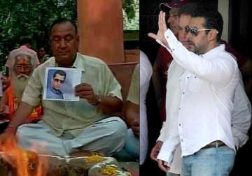 salmanbailorjail india praying for salman khan s release see pics