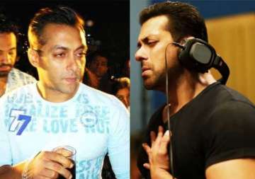 video recording drunk salman khan singing sad songs with friends