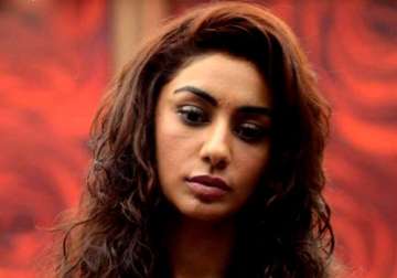bigg boss 8 halla bol is mehek chahal out of the show