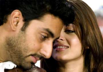 abhishek bachchan excited to see aishwarya back on big screen