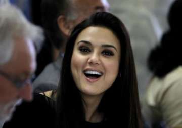 wedding with a noble cause preity to auction wedding pictures for charity