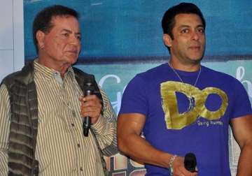 salman khan s father undergoes hernia operation in mumbai hospital