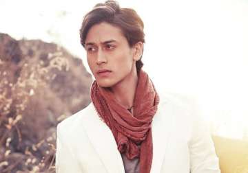 tiger shroff to thrill his fans with baaghi stunts
