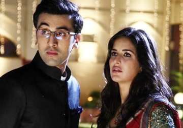 omg ranbir kapoor caught cheating on his girlfriend katrina kaif