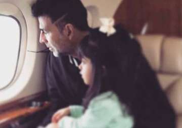 akshay kumar spends holiday with his little princess