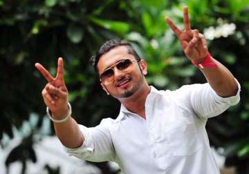 yo yo honey singh back with another cool number