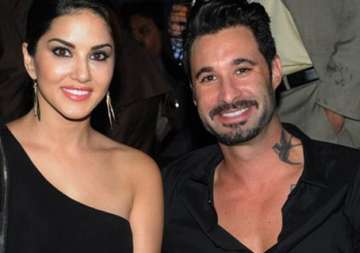 oops sunny leone planning to have baby with daniel weber