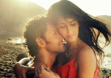 bang bang box office collection rs 144.45 cr in ten days in india beats singham returns