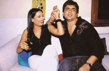 raja agrees to hand over flat to shweta tiwari