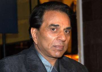 dharmendra doesn t want a biopic on him