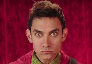 aamir khan s pk beats hrithik roshan s bang bang mints rs 185 cr in a week