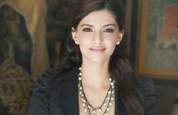 i am not in the rat race says sonam
