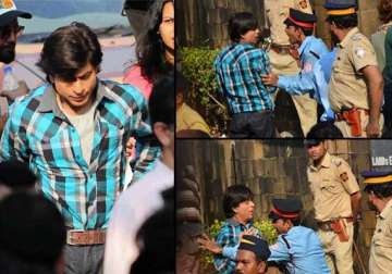 when shah rukh khan wasn t allowed to enter his own house mannat view pics