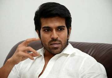 ram charan offers rs.2 lakh to family of deceased fan