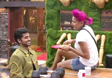 bigg boss 8 day 58 gautam entices as dictator of the house flirts with diandra