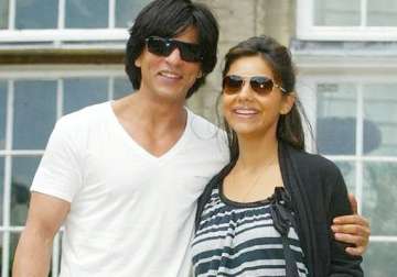 shah rukh khan credits wife for making family smile