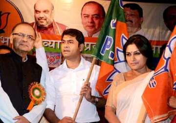 actress roopa ganguly joins bjp