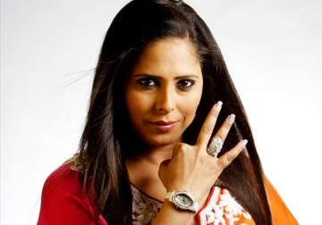 celebrity choreographer geeta kapoor knock downs a man