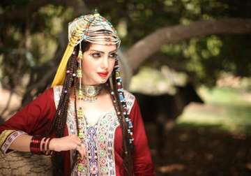 pakistani model apologizes to india for girls like veena malik