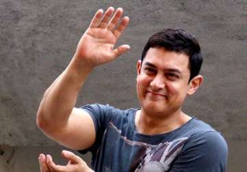 aamir khan launches promotion of his film pk in bihar