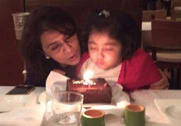 neetu kapoor celebrates her 57th birthday with family see pics