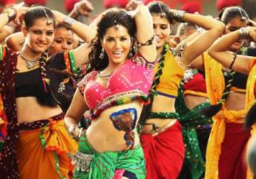 sunny leone grooves on the songs of ek paheli leela watch video