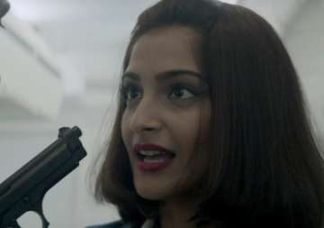 sonam kapoor s neerja strikes all right chords with bollywood celebs