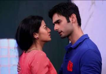 swaragini aww sanskar puts sindoor on swara s maang kisses her on forehead