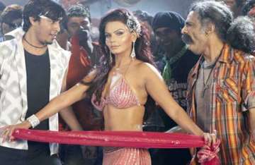 rakhi sawant opposes foreigners in bollywood