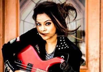 sumona chakravarti turns rockstar for tv show
