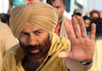 sunny deol feels an actor has everything within them