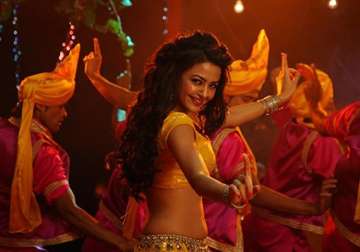 surveen chawla to do an item number in anees bazmee s welcome back