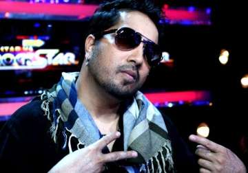 from kiss scandal to delhi slapgate mika singh s top 4 controversies