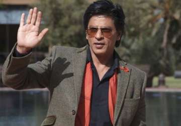 shah rukh khan charms lady tourist on tram in bengal tourism campaign
