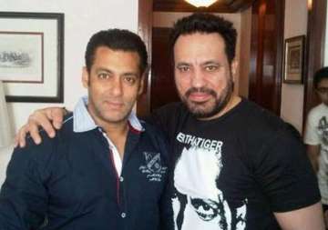 salman keeps his promise launches bodyguard shera s son in bollywood