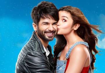 shahid kapoor alia bhatt karan johar happy with shaandaar trailer repsonse