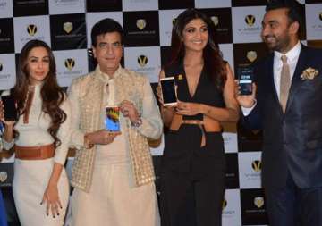 shilpa shetty and raj kundra launch viaan mobiles named after three year old son