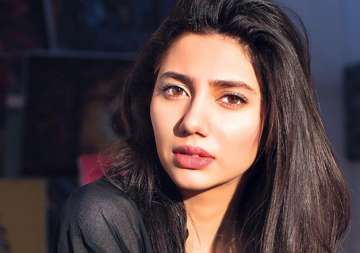 pak actress mahira khan gives befitting reply to shiv sena s ban