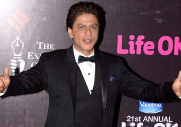shah rukh khan doesn t want awards for hny makes shocking confessions