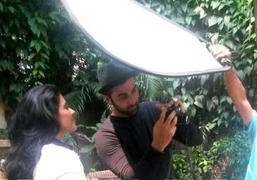 ranbir kapoor turns photographer for kajol view pics