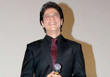 shah rukh says he is a very friendly father unlike amrish puri of ddlj