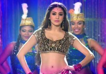 anushka sharma to pump up the glamour in ipl 8 opening ceremony