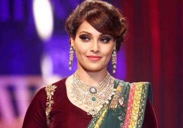 omg bipasha basu just announces her marriage plans on twitter