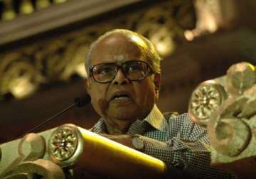 tamil film fraternity urges government for k. balachander statue