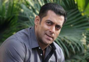 salman khan warns fans about fake facebook account