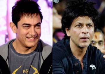 aamir khan might have just done something to start a war with shah rukh watch video