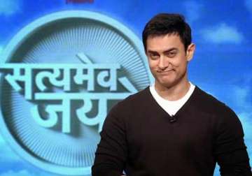 is aamir khan really forcing people to sell their property