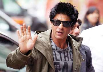 it s lonely at the top says shahrukh khan